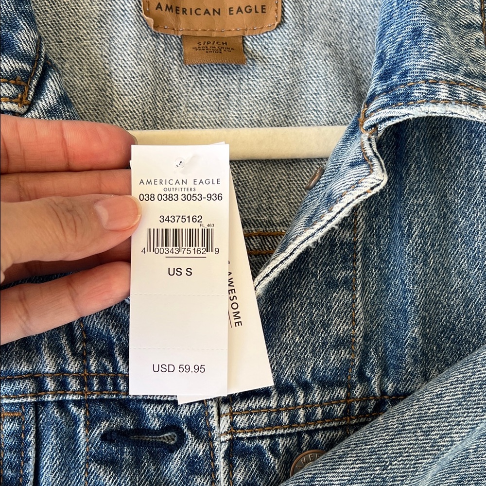 American Eagle Shrunken Denim Jacket - Picture 5 of 5